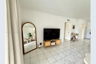 400 Kings Point Dr #928, Sunny Isles Beach, FL 33160 - Photo 19