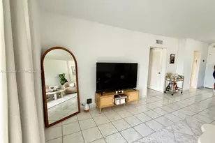400 Kings Point Dr, Sunny Isles Beach, FL 33160 - Photo 19