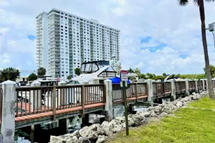 400 Kings Point Dr, Sunny Isles Beach, FL 33160 - Photo 43