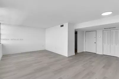 11930 N Bayshore Dr #704, North Miami, FL 33181 - Photo 9