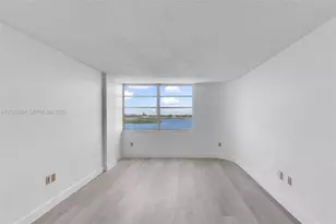 11930 N Bayshore Dr, North Miami, FL 33181 - Photo 19