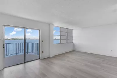 11930 N Bayshore Dr #704, North Miami, FL 33181 - Photo 7