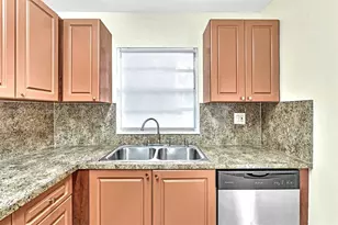 9410 Tangerine Pl, Davie, FL 33324 - Photo 11