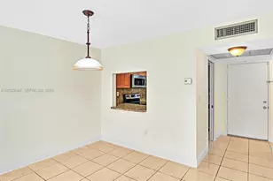 9410 Tangerine Pl, Davie, FL 33324 - Photo 5