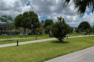 1200 SW 137th Ave, Pembroke Pines, FL 33027 - Photo 15
