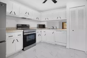 8852 W McNab Rd, Tamarac, FL 33321 - Photo 25