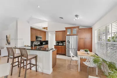 2013 Island Cir, Weston, FL 33326 - Photo 21