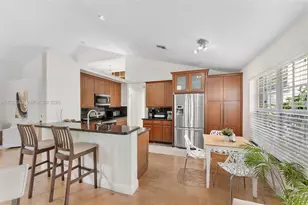 2013 Island Cir, Weston, FL 33326 - Photo 21