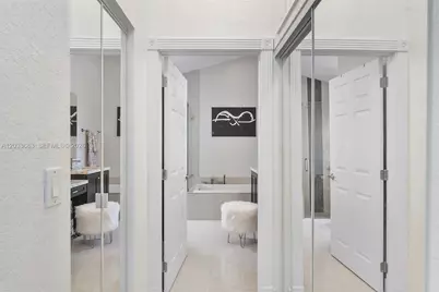2013 Island Cir, Weston, FL 33326 - Photo 25
