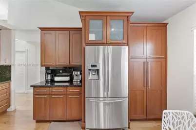 2013 Island Cir, Weston, FL 33326 - Photo 13