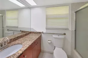 3641 Oaks Clubhouse Dr, Pompano Beach, FL 33069 - Photo 17