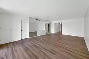 3641 Oaks Clubhouse Dr, Pompano Beach, FL 33069 - Photo 11