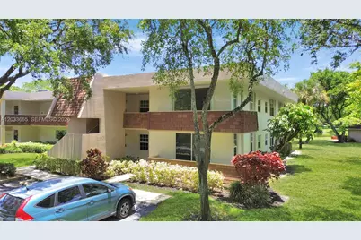 3641 Oaks Clubhouse Dr #201, Pompano Beach, FL 33069 - Photo 7
