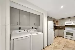 3641 Oaks Clubhouse Dr, Pompano Beach, FL 33069 - Photo 13