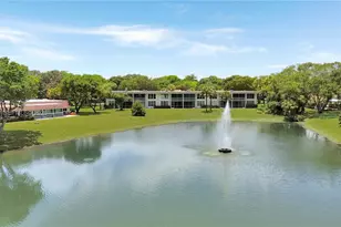 3641 Oaks Clubhouse Dr, Pompano Beach, FL 33069 - Photo 5