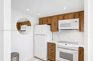 16465 NE 22nd Ave, North Miami Beach, FL 33160 - Photo 3