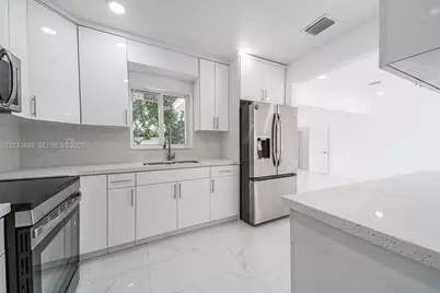 7721 Indigo St, Miramar, FL 33023 - Photo 9