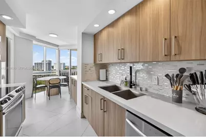 1000 Island Blvd #1410, Aventura, FL 33160 - Photo 11