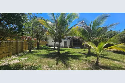 1135 NE 133 Rd St, North Miami, FL 33161 - Photo 11