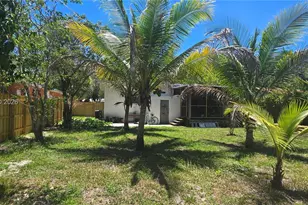 1135 NE 133rd St, North Miami, FL 33161 - Photo 11