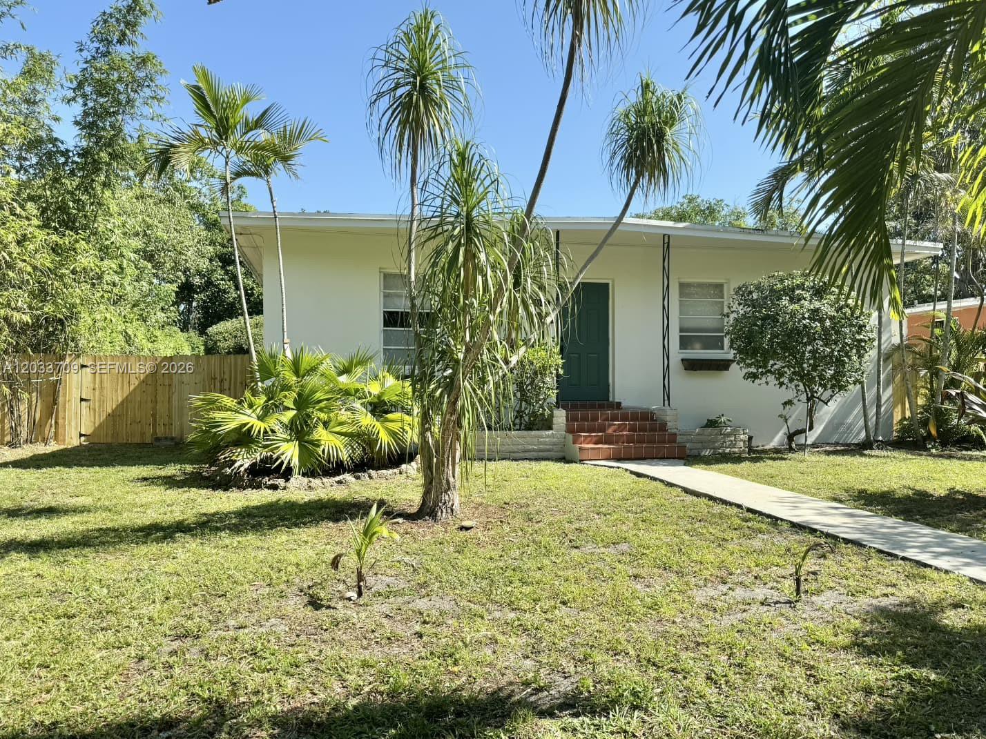 1135 NE 133rd St - 1135 NE 133rd St, North Miami, FL 33161 Luxury Property | Jose Angel Pina