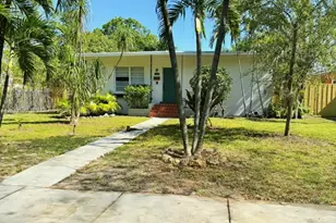 1135 NE 133rd St, North Miami, FL 33161 - Photo 3