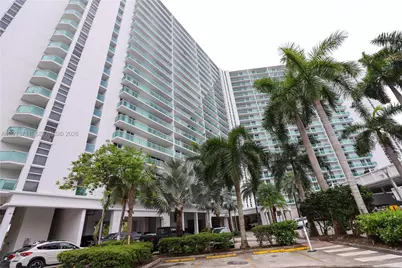 100 Bayview Dr #527, Sunny Isles Beach, FL 33160 - Photo 3