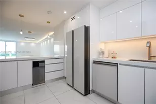 100 Bayview Dr, Sunny Isles Beach, FL 33160 - Photo 23