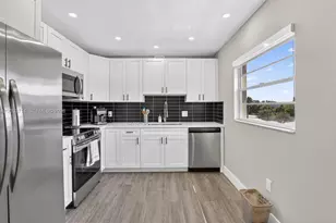 151 SW 135th Terrace, Pembroke Pines, FL 33027 - Photo 3
