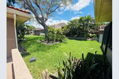103 Tweedbrook Ln #101, Hollywood, FL 33021 - Photo 3