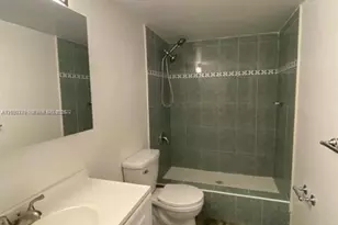 8421 NW 8th St, Miami, FL 33126 - Photo 9