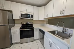 3252 Foxcroft Rd, Miramar, FL 33025 - Photo 39