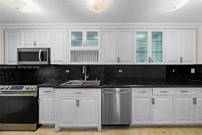18011 Biscayne Blvd #902, Aventura, FL 33160 - Photo 5