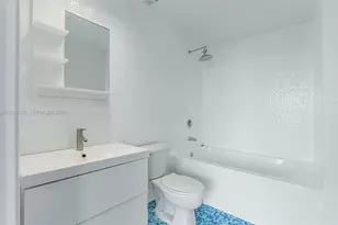 10 SW South River Dr, Miami, FL 33130 - Photo 5