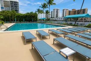 800 Parkview Dr, Hallandale Beach, FL 33009 - Photo 19