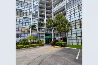 800 Parkview Dr #512, Hallandale Beach, FL 33009 - Photo 1