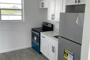 1261 NW 59th St, Miami, FL 33142 - Photo 5