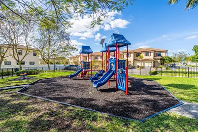 8894 W 34th Ave, Hialeah, FL 33018 - Photo 59