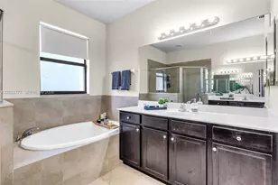 8894 W 34th Ave, Hialeah, FL 33018 - Photo 35