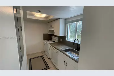 2475 NW 16th St Rd #309, Miami, FL 33125 - Photo 5