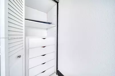 300 Oregon St #507, Hollywood, FL 33019 - Photo 9
