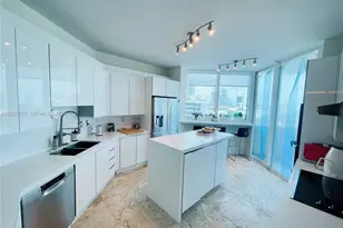 300 South Pointe Dr, Miami Beach, FL 33139 - Photo 7
