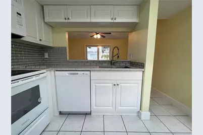20759 SW 83rd Ave, Cutler Bay, FL 33189 - Photo 3