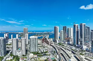 20 NE 11th St, Miami, FL 33132 - Photo 35
