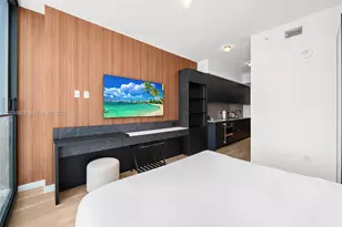 20 NE 11th St, Miami, FL 33132 - Photo 23