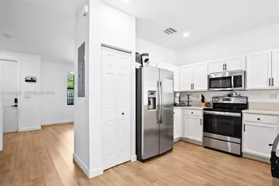 9362 W 33rd Ln, Hialeah, FL 33018 - Photo 7