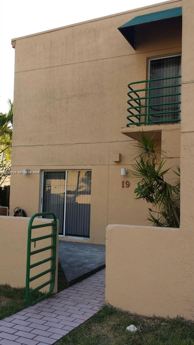 11960 SW 18th Terrace #19 - 11960 SW 18th Terrace #19, Miami, FL 33175 Luxury Property | Jose Angel Pina