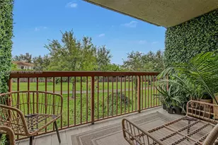 10227 NW 9th St Cir, Miami, FL 33172 - Photo 17