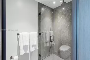 20 NE 11th, Miami, FL 33132 - Photo 7