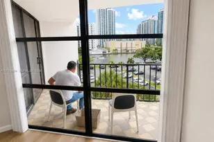 800 Parkview Dr, Hallandale Beach, FL 33009 - Photo 15
